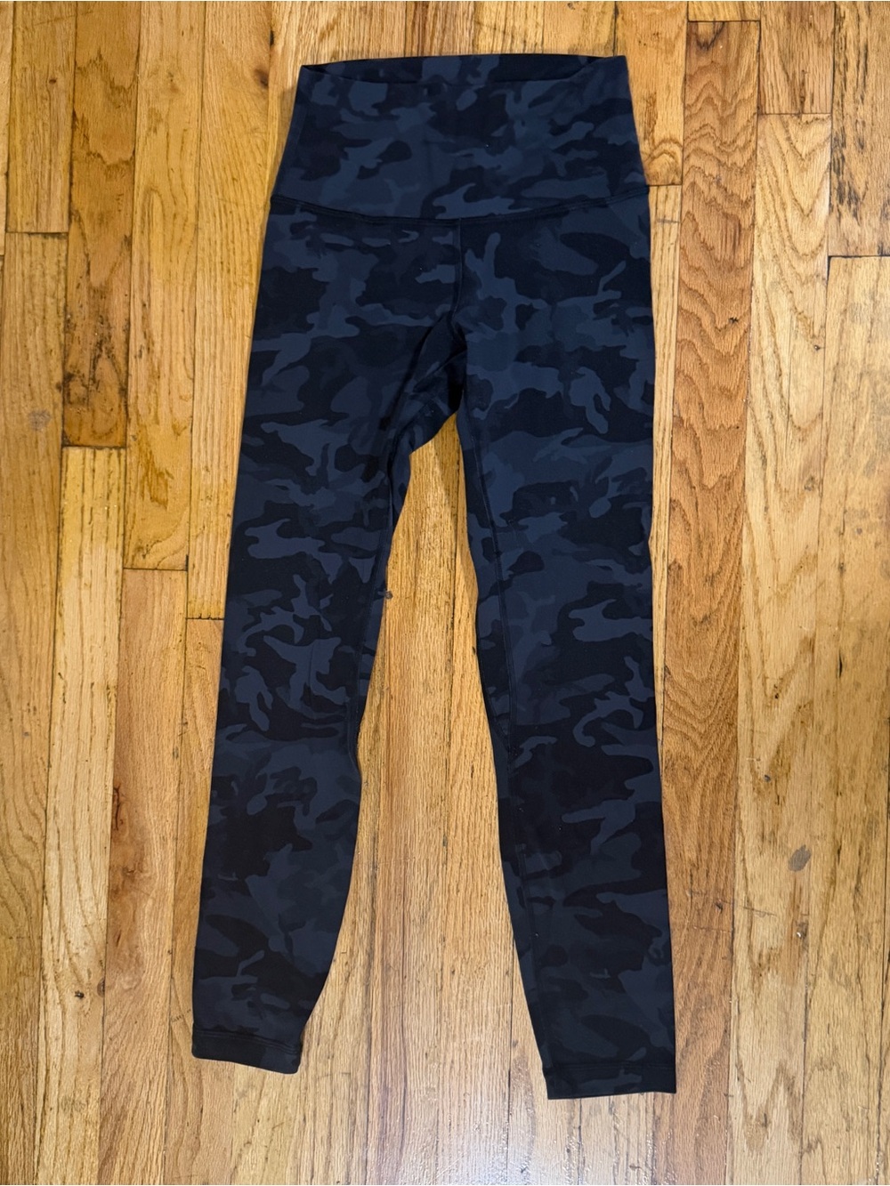 Lululemon Align 25” leggings in Phantom Camo Black Multi Print